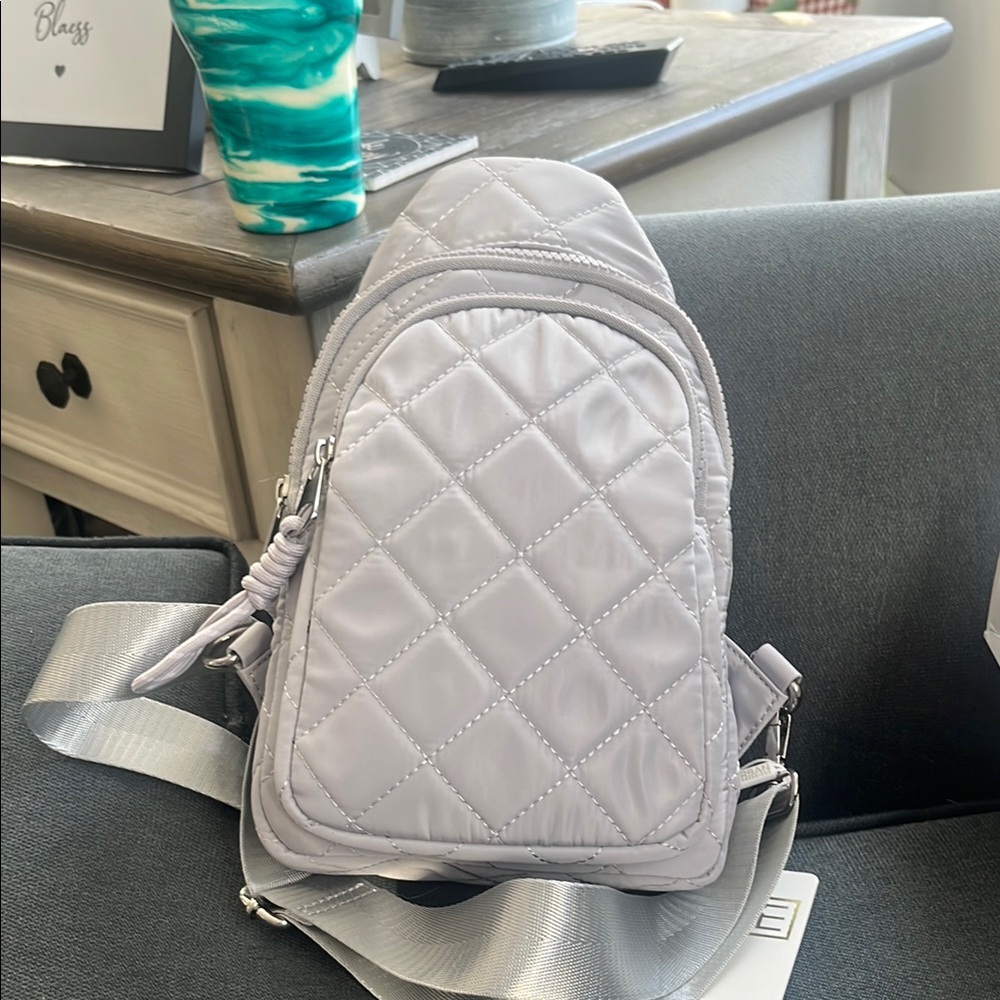 Urban Expressions Gray Crossbody Bag with Quilted Texture and Compact Design